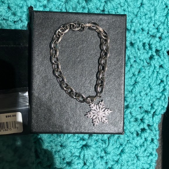 Dimond Accent Snowflake Charm Bracelet - Picture 2 of 8